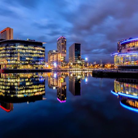 Hallsphere - Stunning Apartment Salford Quays Manchester Buitenkant foto