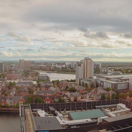 Hallsphere - Stunning Apartment Salford Quays Manchester Buitenkant foto