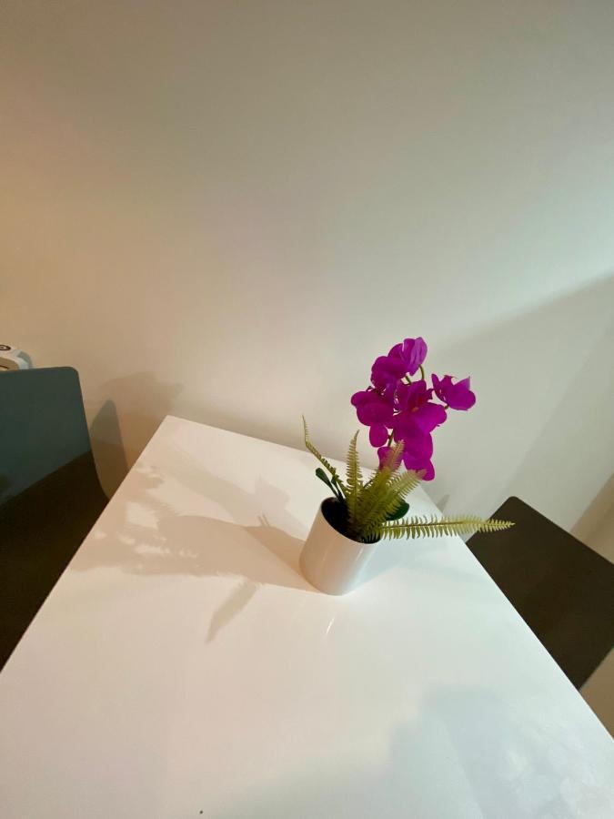Hallsphere - Stunning Apartment Salford Quays Manchester Buitenkant foto