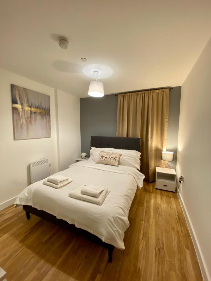 Hallsphere - Stunning Apartment Salford Quays Manchester Buitenkant foto