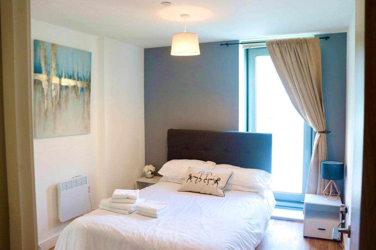 Hallsphere - Stunning Apartment Salford Quays Manchester Buitenkant foto