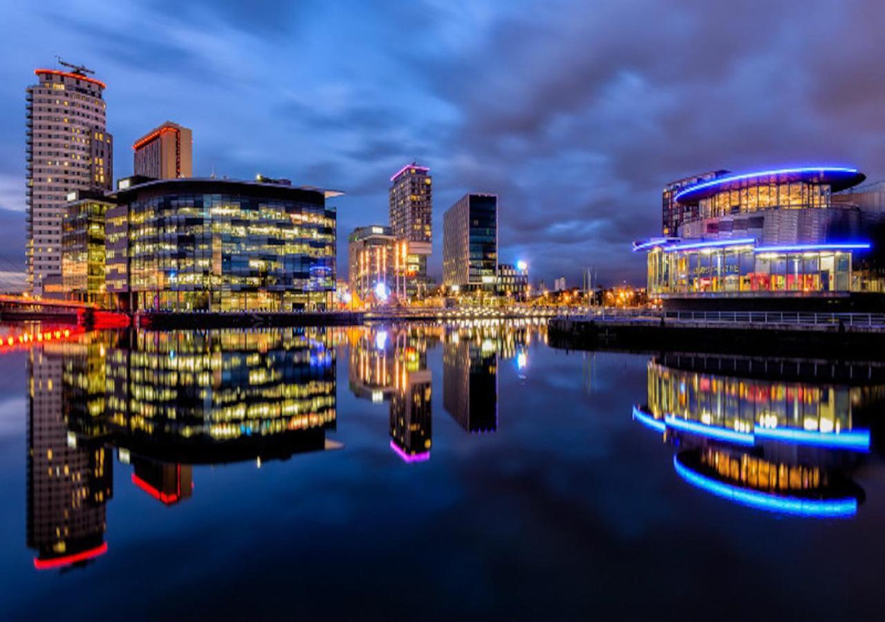 Hallsphere - Stunning Apartment Salford Quays Manchester Buitenkant foto