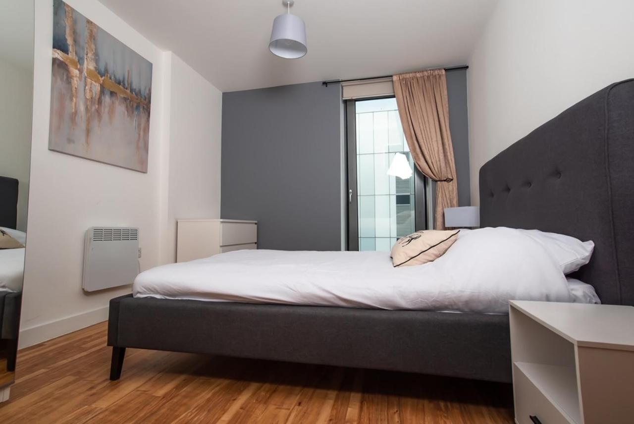Hallsphere - Stunning Apartment Salford Quays Manchester Buitenkant foto