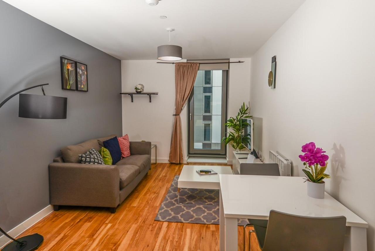 Hallsphere - Stunning Apartment Salford Quays Manchester Buitenkant foto