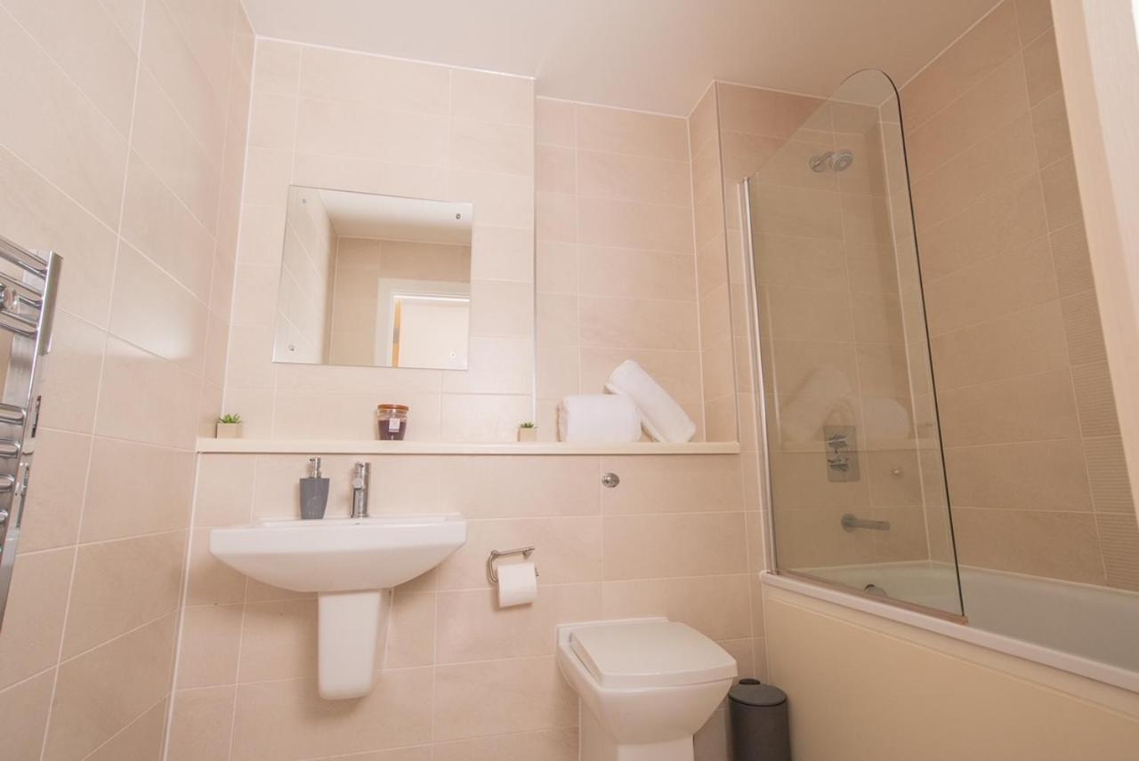 Hallsphere - Stunning Apartment Salford Quays Manchester Buitenkant foto