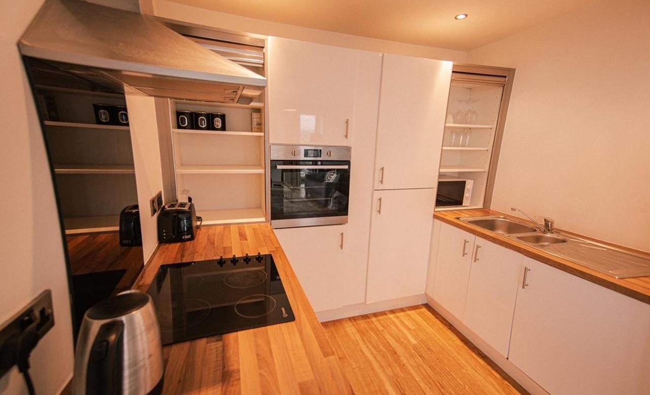 Hallsphere - Stunning Apartment Salford Quays Manchester Buitenkant foto