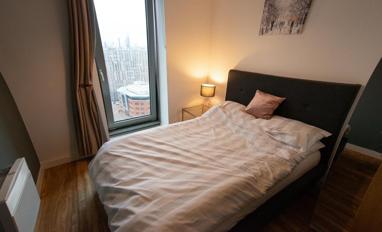 Hallsphere - Stunning Apartment Salford Quays Manchester Buitenkant foto