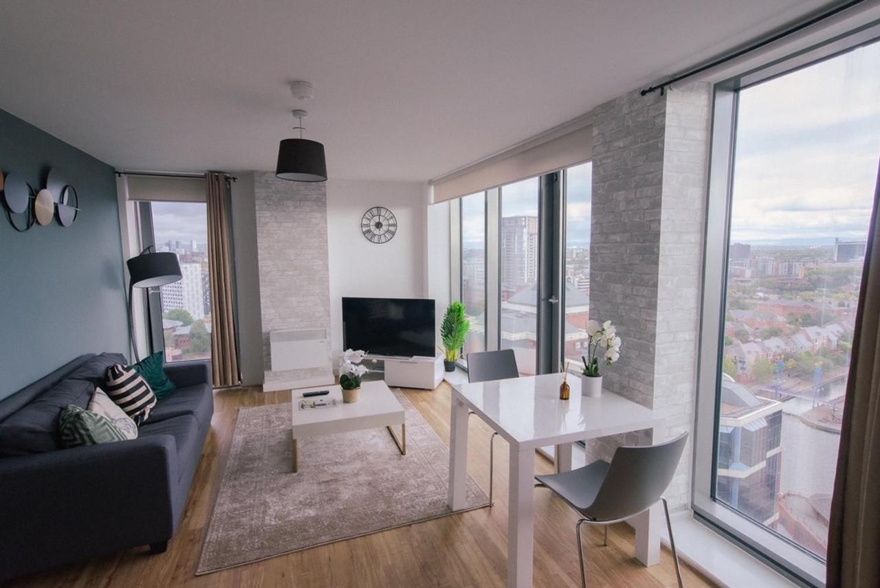 Hallsphere - Stunning Apartment Salford Quays Manchester Buitenkant foto
