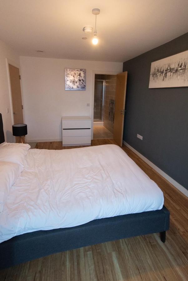 Hallsphere - Stunning Apartment Salford Quays Manchester Buitenkant foto