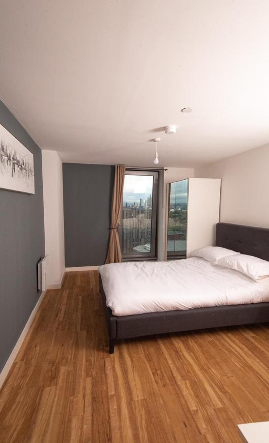 Hallsphere - Stunning Apartment Salford Quays Manchester Buitenkant foto